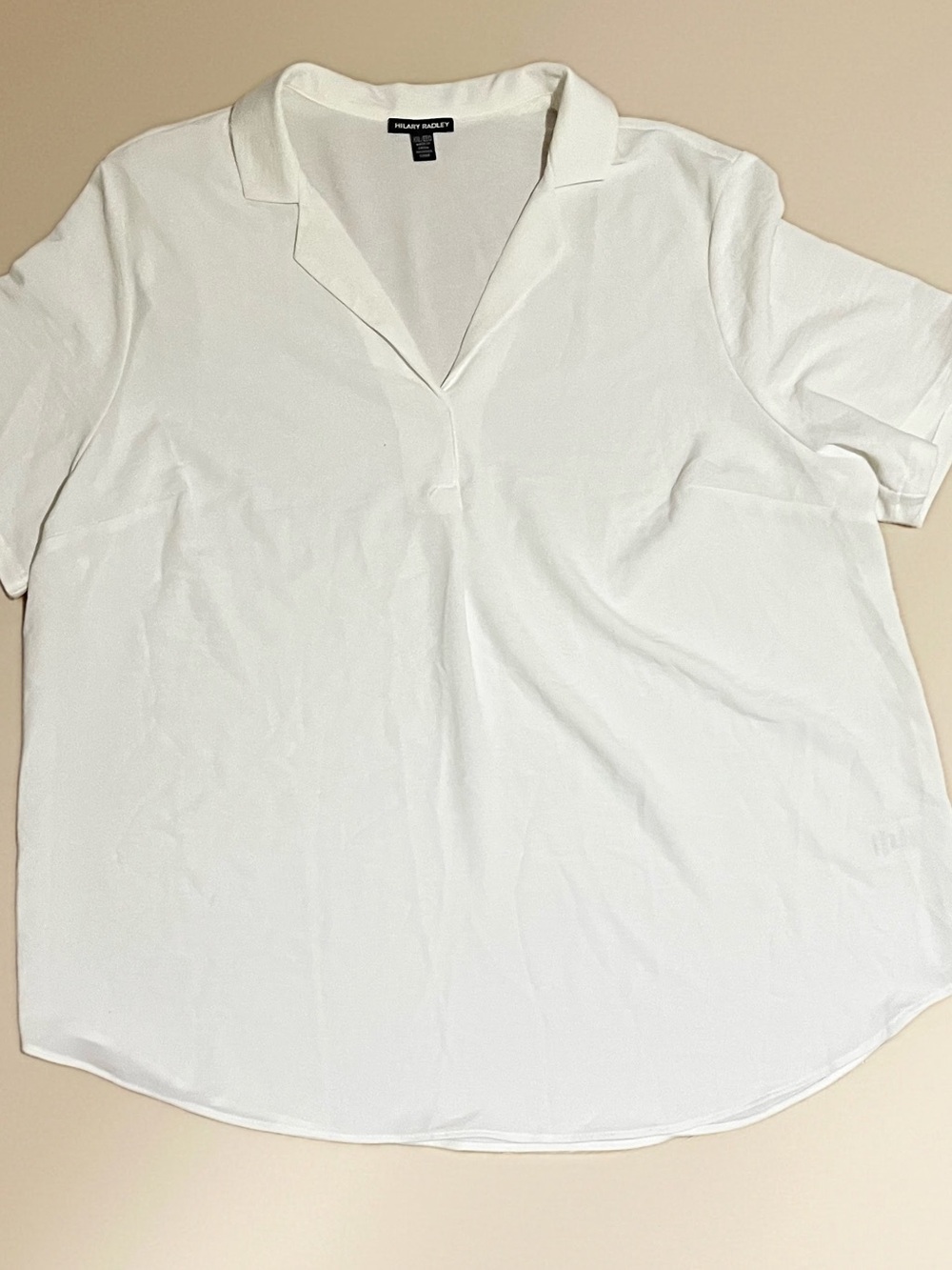 Hilary Radley White Short Sleeve Collared V-Neck Button-Down Top